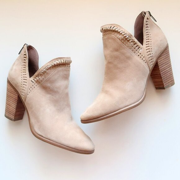 Vince Camuto Beige Suede Leather Block Heel Ankle Boots / Booties Size 9 - Picture 16 of 16